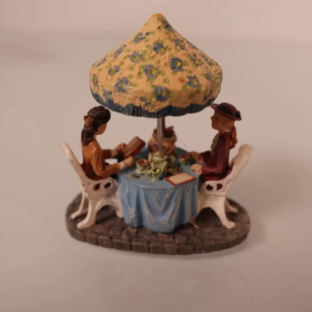 Hawthorne Village Thomas Kinkade Lamplight Tea Room 79985 with Lights and Figure